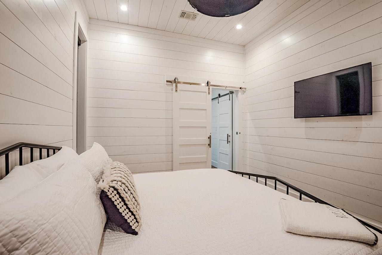"The Barndo" 4Br Luxury Cabin, Hot Tub, Fire Pit, Bunks, Arcades, Playhouse! بروكن بو المظهر الخارجي الصورة