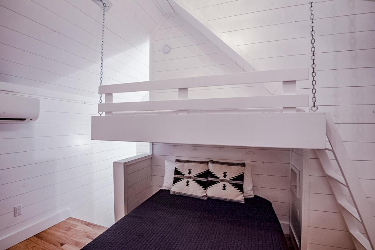 "The Barndo" 4Br Luxury Cabin, Hot Tub, Fire Pit, Bunks, Arcades, Playhouse! بروكن بو المظهر الخارجي الصورة