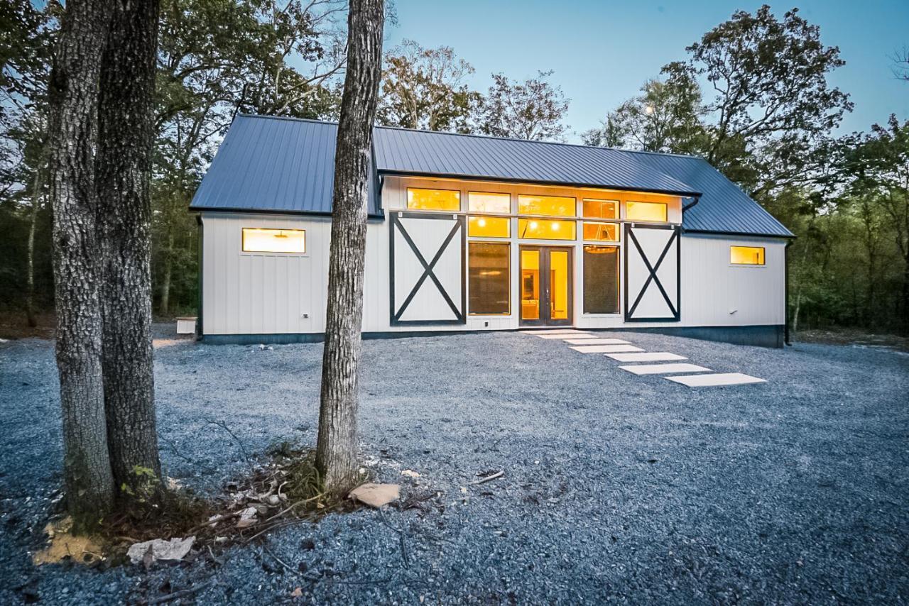 "The Barndo" 4Br Luxury Cabin, Hot Tub, Fire Pit, Bunks, Arcades, Playhouse! بروكن بو المظهر الخارجي الصورة